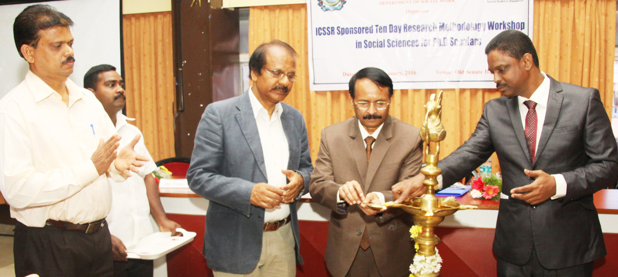 ಸಮಾಜದ ಅಭಿವೃದ್ಧಿಗೆ ಸಂಶೋಧನೆಗಳು ಸಹಕಾರಿ: ಪ್ರೊ.ಶಂಕರ್: ಸಂಶೋಧನಾ ವಿಧಾನಶಾಸ್ತ್ರ ಕಾರ್ಯಾಗಾರಕ್ಕೆ ಚಾಲನೆ